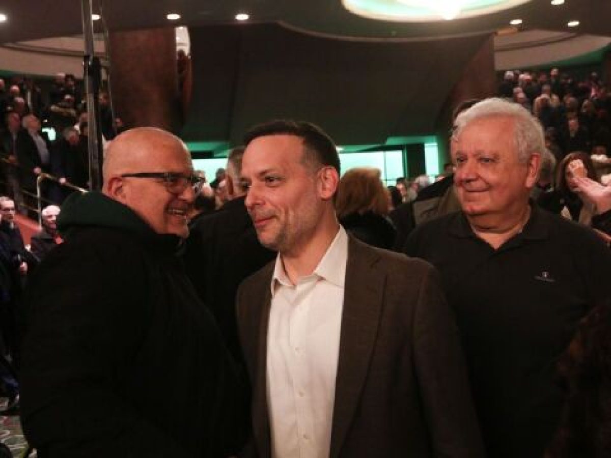 Ο Πρωτόπαπας που κάνει όλες τις δουλειές για τον Δούκα και τα “χέρια που λείπουν” – Η “μεταγραφ