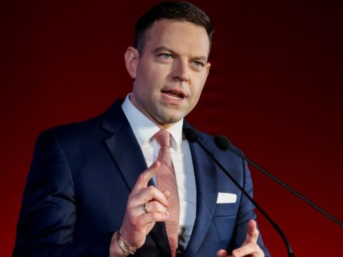 Το “rebranding” του Κασσελάκη και τα δύο πρόσωπα-κλειδιά