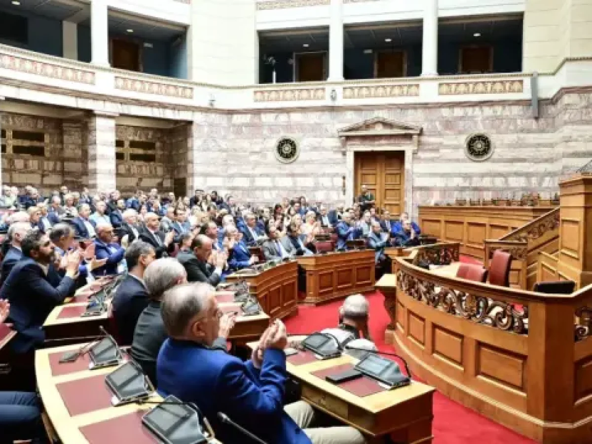 Βουλή: Οι πιο εργατικοί “γαλάζιοι” βουλευτές και οι άλλοι – Ποιοι κατέχουν τα ρεκόρ σε ομιλίες, ερωτ