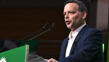 Δούκας στο Συνέδριο του ΠΑΣΟΚ: «Είμαστε σε καλό δρόμο… Μοναδικός μου στόχος να φύγουμε από τη στασιμότητα»