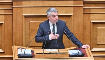 Αιχμηρός και στο αντίο του ο Κωνσταντινόπουλος: Η αλήθεια δεν διαγράφεται με μια κομματική απόφαση