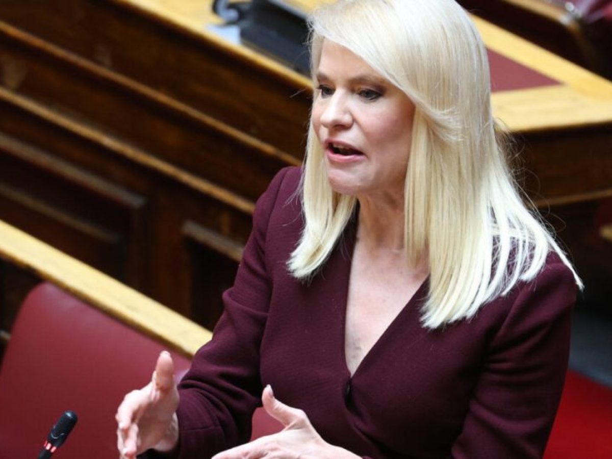 Εδώ η Θεοδώρα, εκεί η Θεοδώρα – που είναι η Θεοδώρα;