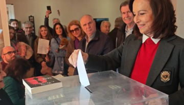 Εκλογές ΠΑΣΟΚ: Στη Γλυφάδα ψήφισε η Άννα Διαμαντοπούλου – Το μήνυμα για τη «μεγάλη ανατροπή»