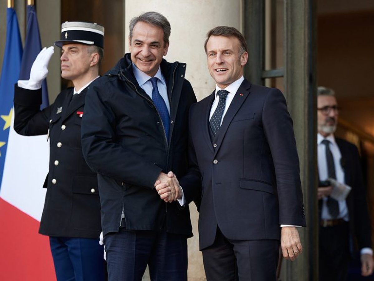 Έκτακτη συνάντηση Μητσοτάκη – Μακρόν στην Κύπρο