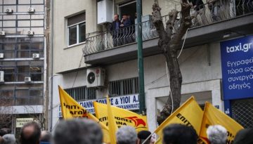 Εκτός ελέχγου ο Λυμπερόπουλος, επικήρυξε τους βουλευτές της ΝΔ: «Κάθε ταξιτζής θα σας έχει φωτογραφία στο αμάξι του!»