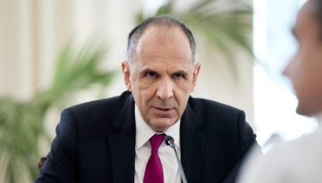 Επικοινωνία Γεραπετρίτη με Αραγτσί για τη Μέση Ανατολή: Αδιανόητο το Ιράν να θεωρεί την Ελλάδα εχθρική χώρα