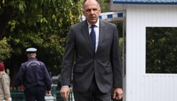 &Epsilon;&pi;ί&sigma;&kappa;&epsilon;&psi;&eta; &Gamma;&epsilon;&rho;&alpha;&pi;&epsilon;&tau;&rho;ί&tau;&eta; &sigma;&tau;&eta; &Lambda;&iota;&beta;ύ&eta; &ndash; &Theta;&alpha; έ&chi;&epsilon;&iota; &sigma;&upsilon;&nu;ά&nu;&tau;&eta;&sigma;&eta; &mu;&epsilon; &tau;&omicron;&nu; &Chi;&alpha;&phi;&tau;ά&rho;