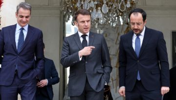 Επίσκεψη Μακρόν και Μητσοτάκη στην Κύπρο και κλιμάκωση της έντασης στη Μέση Ανατολή