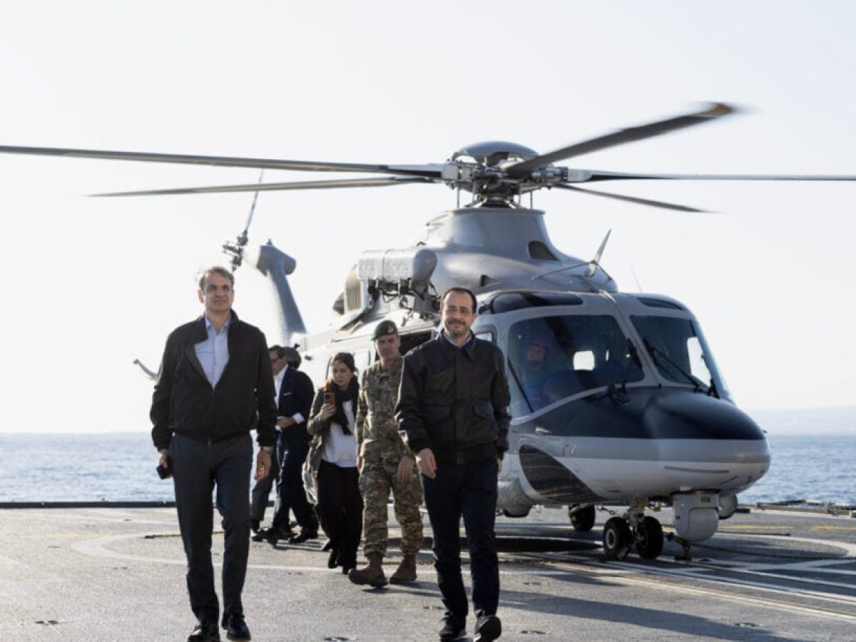 Επίσκεψη Μητσοτάκη – Χριστοδουλίδη στη φρεγάτα «Κίμων»