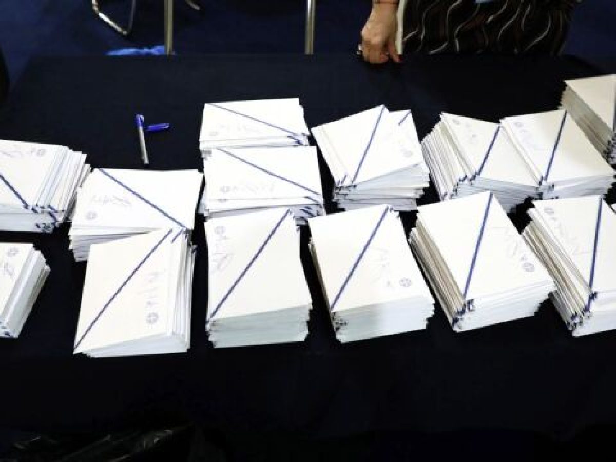 Επιστολική Ψήφος: Πώς οι oμογενείς θα επηρεάσουν τις εκλογές του 2027 – Η αναμενόμενη αύξηση συμμετοχής και η πρόταση για