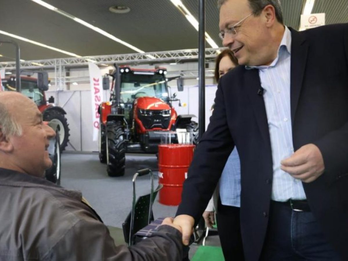 Φάμελλος: «Εμείς είμαστε με τη μεριά των αγροτών, όχι με τα συμφέροντα των μεγάλων εταιρειών»