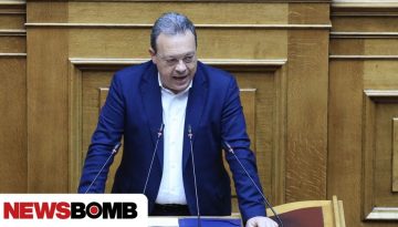 &Phi;ά&mu;&epsilon;&lambda;&lambda;&omicron;&sigmaf;: &laquo;&Eta; &Epsilon;&lambda;&lambda;ά&delta;&alpha; &lambda;&epsilon;&iota;&tau;&omicron;&upsilon;&rho;&gamma;&epsilon;ί &omega;&sigmaf; &omicron;&upsilon;&rho;ά &tau;&omega;&nu; &Tau;&rho;&alpha;&mu;&pi; &kappa;&alpha;&iota; &Nu;&epsilon;&tau;&alpha;&nu;&iota;ά&chi;&omicron;&upsilon;&raquo;