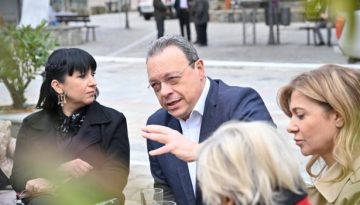 &Phi;ά&mu;&epsilon;&lambda;&lambda;&omicron;&sigmaf;: &Eta; &Pi;&alpha;&gamma;&kappa;ό&sigma;&mu;&iota;&alpha; &Eta;&mu;έ&rho;&alpha; &tau;&eta;&sigmaf; &Gamma;&upsilon;&nu;&alpha;ί&kappa;&alpha;&sigmaf; &epsilon;ί&nu;&alpha;&iota; &upsilon;&pi;&epsilon;&nu;&theta;ύ&mu;&iota;&sigma;&eta; &tau;&omega;&nu; &alpha;&gamma;ώ&nu;&omega;&nu; &pi;&omicron;&upsilon; &delta;ό&theta;&eta;&kappa;&alpha;&nu; &gamma;&iota;&alpha; &nu;&alpha; &upsilon;&pi;ά&rho;&chi;&omicron;&upsilon;&nu; &delta;&iota;&kappa;&alpha;&iota;ώ&mu;&alpha;&tau;&alpha; &kappa;&alpha;&iota; &iota;&sigma;&omicron;&nu;&omicron;&mu;ί&alpha;