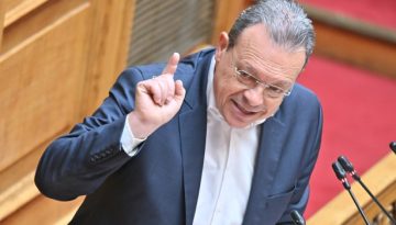 &Phi;ά&mu;&epsilon;&lambda;&lambda;&omicron;&sigmaf;: &Omicron; &Mu;&eta;&tau;&sigma;&omicron;&tau;ά&kappa;&eta;&sigmaf; &kappa;&upsilon;&beta;&epsilon;&rho;&nu;ά &gamma;&iota;&alpha; &tau;&alpha; &upsilon;&pi;&epsilon;&rho;&kappa;έ&rho;&delta;&eta; &kappa;&alpha;&iota; &tau;&omicron;&upsilon;&sigmaf; &phi;ί&lambda;&omicron;&upsilon;&sigmaf; &tau;&eta;&sigmaf; &kappa;&upsilon;&beta;έ&rho;&nu;&eta;&sigma;&eta;&sigmaf;