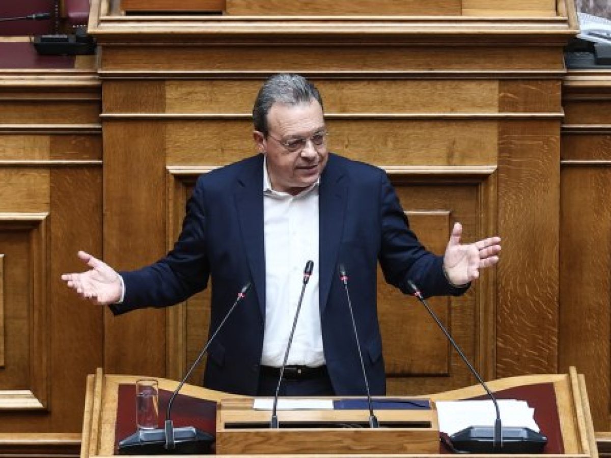 Φάμελλος: Τι έχει να φοβηθεί ο Μητσοτάκης από το Συμβούλιο Πολιτικών Αρχηγών;