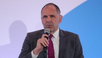 Γεραπετρίτης: «Δεν είναι στην πρόθεση της Ελλάδας να εμπλακεί στον πόλεμο στη Μέση Ανατολή»
