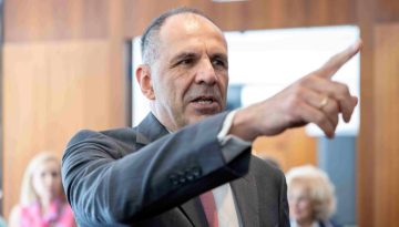 Γεραπετρίτης: Η Ελλάδα δεν προτίθεται να εμπλακεί στον πόλεμο