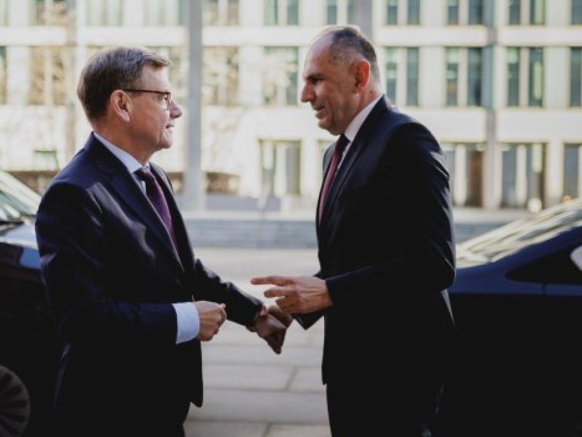 Γεραπετρίτης: Η Ελλάδα δεν προτίθεται να εμπλακεί στον πόλεμο – Η ΕΕ οφείλει να αρθεί στο ύψος των περιστάσεων