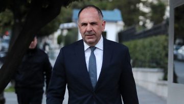 &Gamma;&epsilon;&rho;&alpha;&pi;&epsilon;&tau;&rho;ί&tau;&eta;&sigmaf; &mu;&epsilon;&tau;ά &tau;&omicron; &Kappa;&Upsilon;&Sigma;&Epsilon;&Alpha;: &Eta; &epsilon;&lambda;&lambda;&eta;&nu;&iota;&kappa;ή &pi;&omicron;&lambda;&iota;&tau;&epsilon;ί&alpha; &theta;&alpha; &epsilon;&gamma;&gamma;&upsilon;&eta;&theta;&epsilon;ί &tau;&eta;&nu; &alpha;&sigma;&phi;ά&lambda;&epsilon;&iota;&alpha; &tau;&omega;&nu; &pi;&omicron;&lambda;&iota;&tau;ώ&nu;