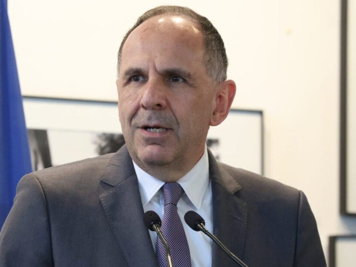 Γεραπετρίτης: Προτεραιότητα η προστασία των Ελλήνων στη Μέση Ανατολή- Συντονισμός πρεσβειών και προξενείων