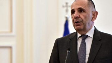 &Gamma;&epsilon;&rho;&alpha;&pi;&epsilon;&tau;&rho;ί&tau;&eta;&sigmaf;: &Sigma;&upsilon;&gamma;&kappa;&alpha;&lambda;&epsilon;ί &epsilon;&kappa;&tau;ά&kappa;&tau;&omega;&sigmaf; &tau;&eta;&nu; &Tau;&epsilon;&tau;ά&rho;&tau;&eta; &tau;&omicron; &Epsilon;&theta;&nu;&iota;&kappa;ό &Sigma;&upsilon;&mu;&beta;&omicron;ύ&lambda;&iota;&omicron; &Epsilon;&xi;&omega;&tau;&epsilon;&rho;&iota;&kappa;ή&sigmaf; &Pi;&omicron;&lambda;&iota;&tau;&iota;&kappa;ή&sigmaf;