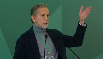 &Gamma;&epsilon;&rho;&omicron;&upsilon;&lambda;ά&nu;&omicron;&sigmaf; &gamma;&iota;&alpha; &delta;&iota;&alpha;&gamma;&rho;&alpha;&phi;ή &Kappa;&omega;&nu;&sigma;&tau;&alpha;&nu;&tau;&iota;&nu;ό&pi;&omicron;&upsilon;&lambda;&omicron;&upsilon;: &laquo;&Kappa;ά&theta;&epsilon; &alpha;&pi;ό&phi;&alpha;&sigma;&eta; &theta;&alpha; &kappa;&rho;&iota;&theta;&epsilon;ί &alpha;&pi;ό &tau;&omicron; &alpha;&pi;&omicron;&tau;έ&lambda;&epsilon;&sigma;&mu;&alpha;&raquo;
