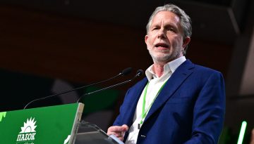 &Gamma;&epsilon;&rho;&omicron;&upsilon;&lambda;ά&nu;&omicron;&sigmaf;: &laquo;&Eta; &nu;ί&kappa;&eta; &sigma;&tau;&iota;&sigmaf; &epsilon;&kappa;&lambda;&omicron;&gamma;έ&sigmaf; &theta;&alpha; έ&rho;&theta;&epsilon;&iota; &mu;&epsilon; &sigma;ύ&sigma;&tau;&eta;&mu;&alpha;, &omicron;&rho;&gamma;ά&nu;&omega;&sigma;&eta; &kappa;&alpha;&iota; &epsilon;&nu;ό&tau;&eta;&tau;&alpha;&raquo;