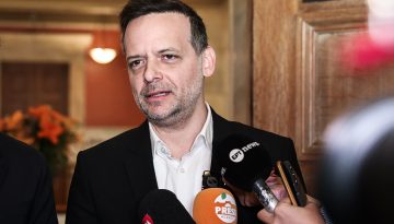 &Gamma;&iota;&alpha; &laquo;&upsilon;&pi;&eta;&rho;&epsilon;&sigma;&iota;&alpha;&kappa;ή &epsilon;&kappa;&tau;&rho;&omicron;&pi;ή&raquo; &kappa;&alpha;&tau;&eta;&gamma;&omicron;&rho;&omicron;ύ&nu; &tau;&omicron;&nu; &delta;ή&mu;&alpha;&rho;&chi;&omicron; &Alpha;&theta;&eta;&nu;&alpha;ί&omega;&nu;