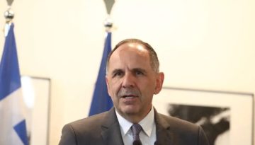 Γιώργος Γεραπετρίτης: Η Σούδα δεν απειλείται, ανησυχία για τα στενά του Ορμούζ, ιστορικό καθήκον η στρατιωτική αποστολή σ