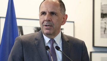 &Eta; &epsilon;&lambda;&lambda;&eta;&nu;&iota;&kappa;ή &theta;έ&sigma;&eta; &sigma;&tau;&omicron; &Sigma;&upsilon;&mu;&beta;&omicron;ύ&lambda;&iota;&omicron; &Epsilon;&xi;&omega;&tau;&epsilon;&rho;&iota;&kappa;ώ&nu; &Upsilon;&pi;&omicron;&theta;έ&sigma;&epsilon;&omega;&nu; &Epsilon;&Epsilon;: Ό&chi;&iota; &sigma;&epsilon; &epsilon;&pi;έ&kappa;&tau;&alpha;&sigma;&eta; &tau;&eta;&sigmaf; &epsilon;&pi;&iota;&chi;&epsilon;ί&rho;&eta;&sigma;&eta;&sigmaf; &laquo;&Alpha;&sigma;&pi;ί&delta;&epsilon;&sigmaf;&raquo; &sigma;&tau;&alpha; &Sigma;&tau;&epsilon;&nu;ά &tau;&omicron;&upsilon; &Omicron;&rho;&mu;&omicron;ύ&zeta;