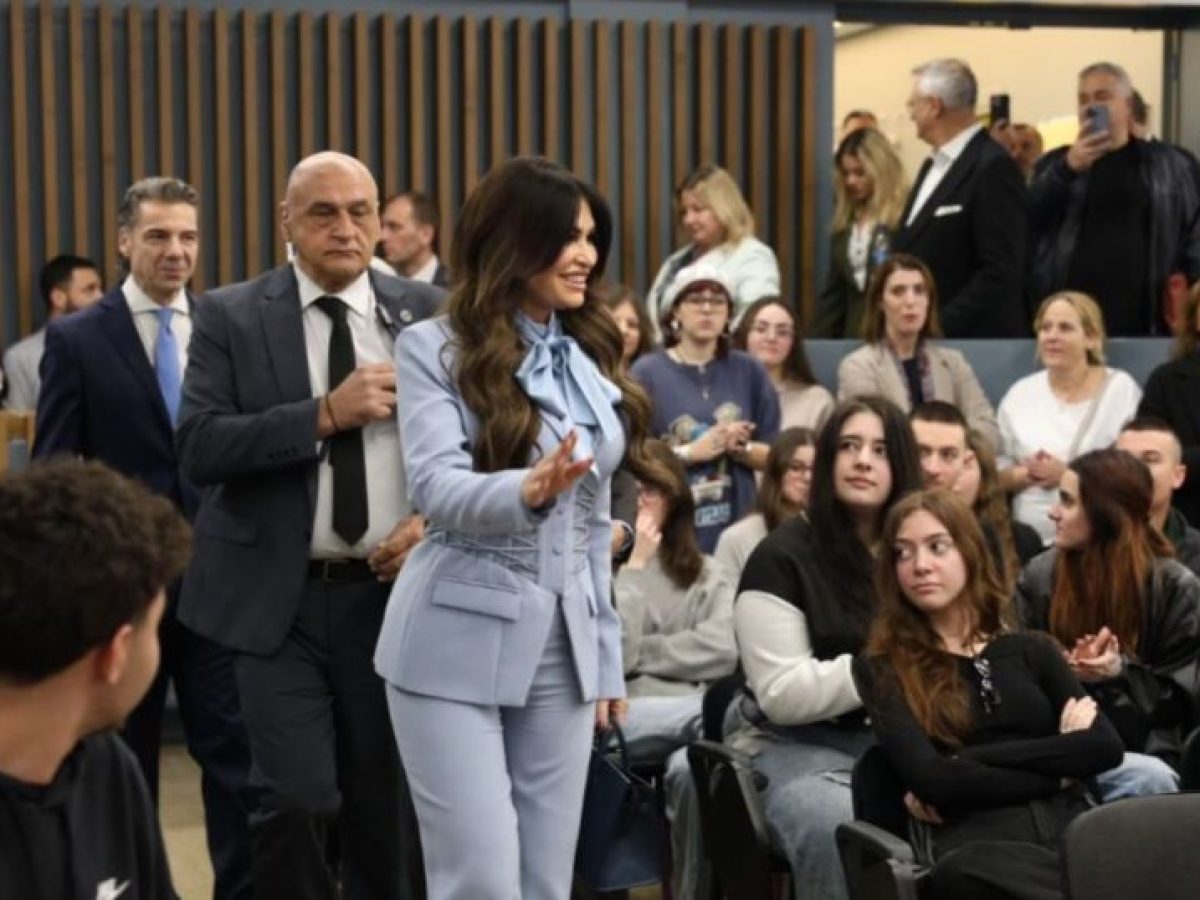 Η Κίμπερλι Γκιλφόιλ στο Μητροπολιτικό Κολλέγιο: «Μαζί ανεβάζουμε τις σχέσεις ΗΠΑ και Ελλάδας σε νέα ύψη»