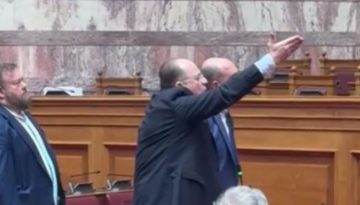 Η Κωνσταντοπούλου δημοσίευσε βίντεο από τον καυγά της στη Βουλή με τους Μαρκόπουλο και Λαζαρίδη: «Με λέει γυμνοσάλιαγκα»,