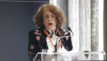 Η Μαρία Νεγρεπόντη Δελιβάνη καταγγέλλει μηχανισμό τρολ και στοχοποίησης δημόσιων προσώπων