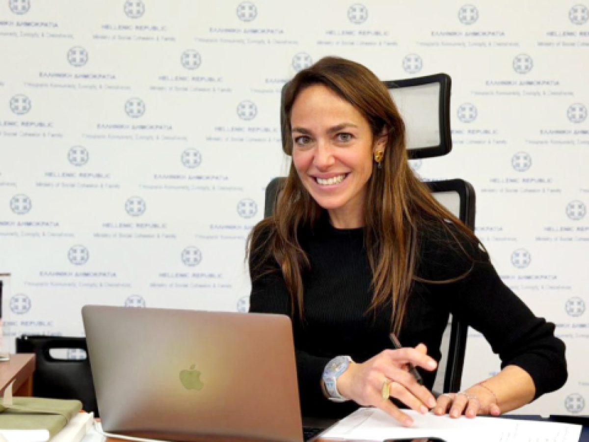 Η Μιχαηλίδου και η μεγάλη γαλάζια τηλεδιάσκεψη