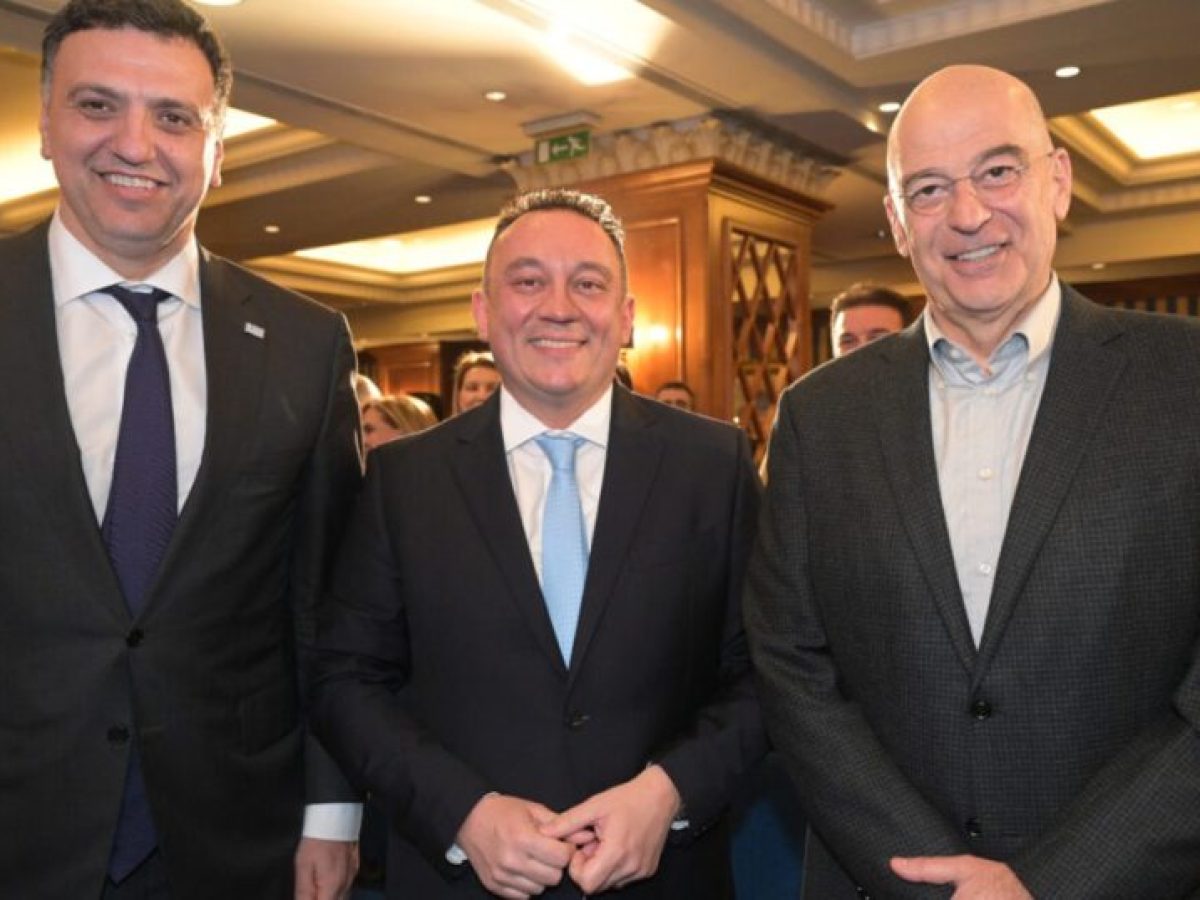 Η μισή κυβέρνηση στην εκδήλωση του Βλάση