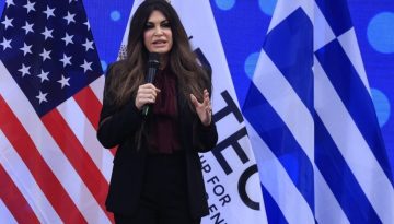 &Eta; &omega;&rho;&alpha;ί&alpha; &Kappa;ί&mu;&pi;&epsilon;&rho;&lambda;&iota; &mu;&pi;&omicron;&rho;&epsilon;ί &nu;&alpha; &alpha;&pi;&omicron;&delta;&epsilon;&iota;&chi;&theta;&epsilon;ί&hellip; &mu;&omicron;&iota;&rho;&alpha;ί&alpha; &gamma;&iota;&alpha; &kappa;ά&pi;&omicron;&iota;&omicron;&upsilon;&sigmaf;