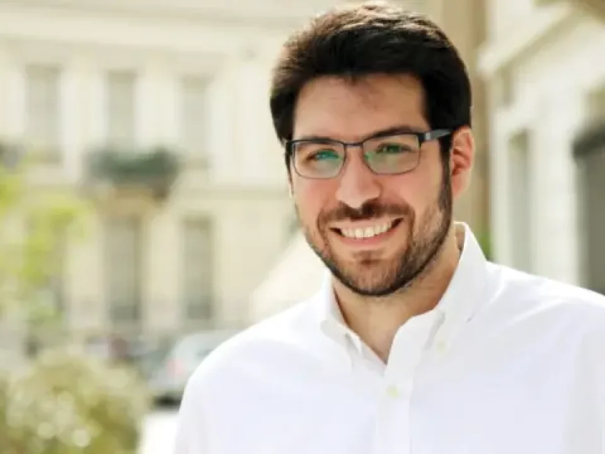 Η πέραση του Λευτέρη Καρχιμάκη στη Δυτική Αθήνα και τα χαμόγελα στο Περιστέρι