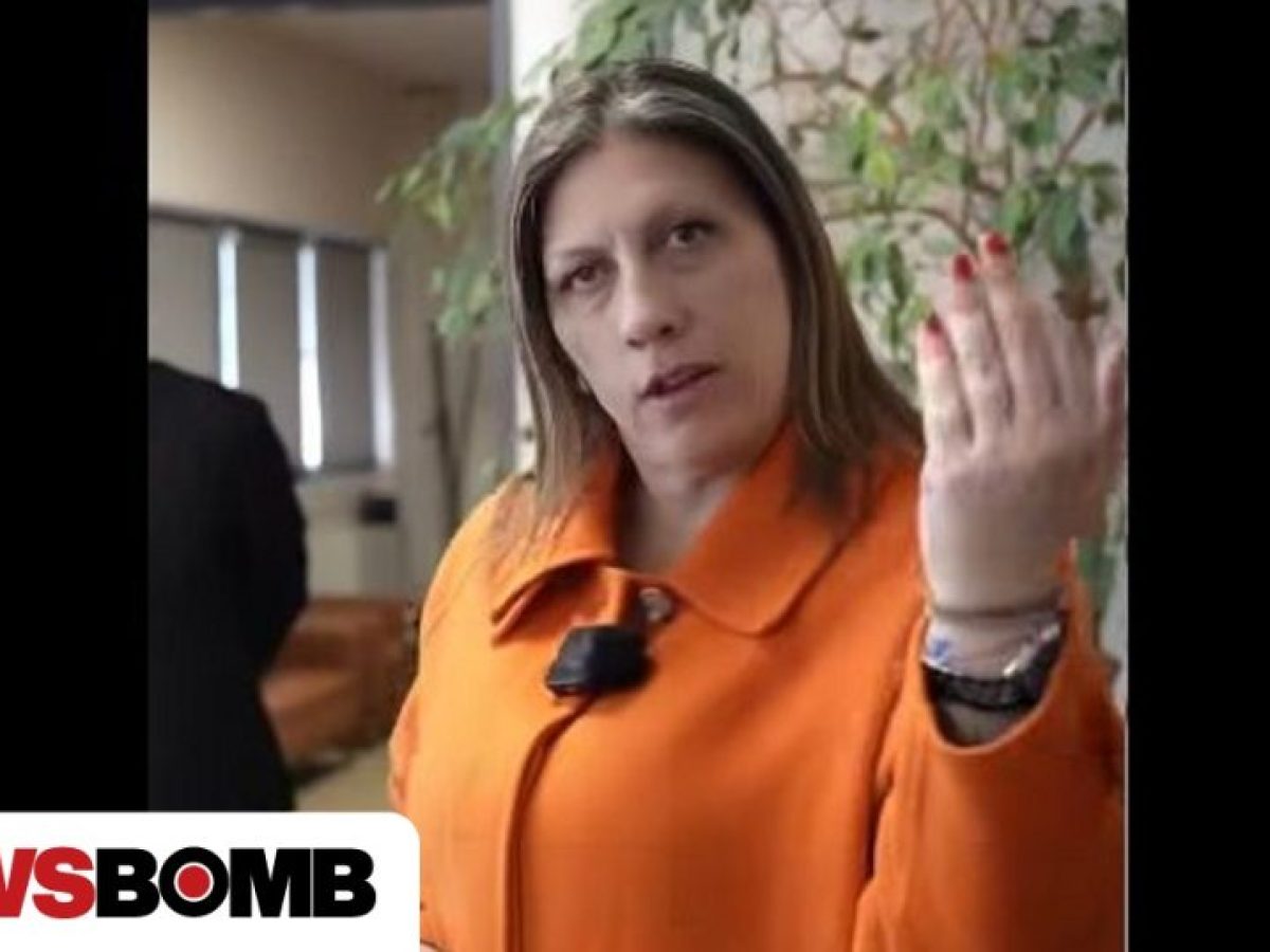 Η Ζωή Κωνσταντοπούλου συνεχίζει τα βίντεο: «Ελάτε λίγο μαζί μου, κοιτάξτε εμένα»