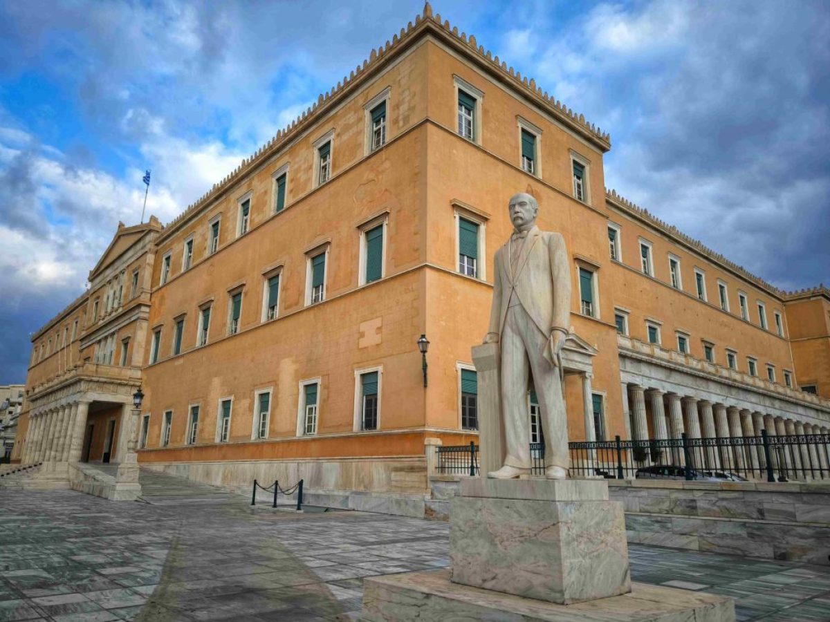 Υφ. Άμυνας: Η Ελλάδα για εμπλέκεται στη σύρραξη στη Μ. Ανατολή