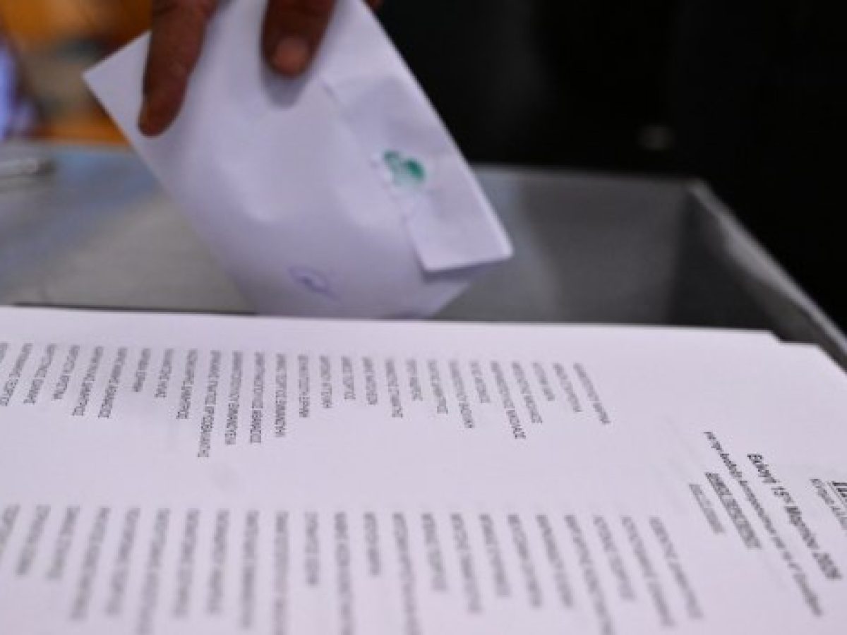 Ικανοποίηση στο ΠΑΣΟΚ για την υψηλή συμμετοχή στις εσωκομματικές εκλογές – Παρατείνεται η διαδικασία