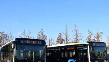 Υπερψηφίστηκε το νομοσχέδιο για τις μεταφορές – Τι αλλάζει σε αστικές συγκοινωνίες, ταξί, ΚΤΕΟ και πρόστιμα