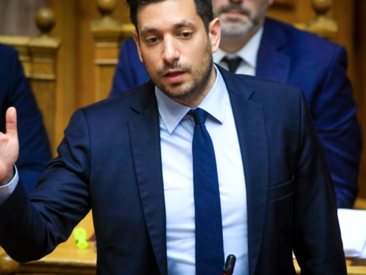 Υπερψηφίστηκε το νομοσχέδιο Κυρανάκη για τις Μεταφορές – «Πέρασαν» και οι διατάξεις για τα Ταξί