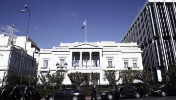 ΥΠΕΞ: Σε επιφυλακή η Αθήνα για τις εξελίξεις στο Ιράν – Ανησυχία για τα Στενά του Ορμούζ