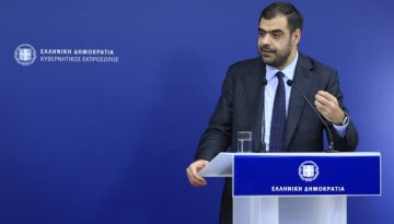 &Upsilon;&pi;&omicron;&kappa;&lambda;&omicron;&pi;έ&sigmaf;: &laquo;&Delta;&epsilon;&nu; &xi;έ&rho;&omega;, &delta;&epsilon;&nu; &alpha;&pi;&alpha;&nu;&tau;ώ&raquo; &gamma;&iota;&alpha; &tau;&iota;&sigmaf; &kappa;&omicron;&upsilon;&mu;&pi;&alpha;&rho;&iota;έ&sigmaf; &Lambda;&alpha;&beta;&rho;ά&nu;&omicron;&upsilon; &mu;&epsilon; &Delta;&eta;&mu;&eta;&tau;&rho;&iota;ά&delta;&eta;, &Pi;&lambda;&epsilon;ύ&rho;&eta;, &Pi;&alpha;&nu;&alpha;&gamma;&iota;&omega;&tau;ό&pi;&omicron;&upsilon;&lambda;&omicron; &alpha;&pi;ό &tau;&omicron;&nu; &Pi;. &Mu;&alpha;&rho;&iota;&nu;ά&kappa;&eta;