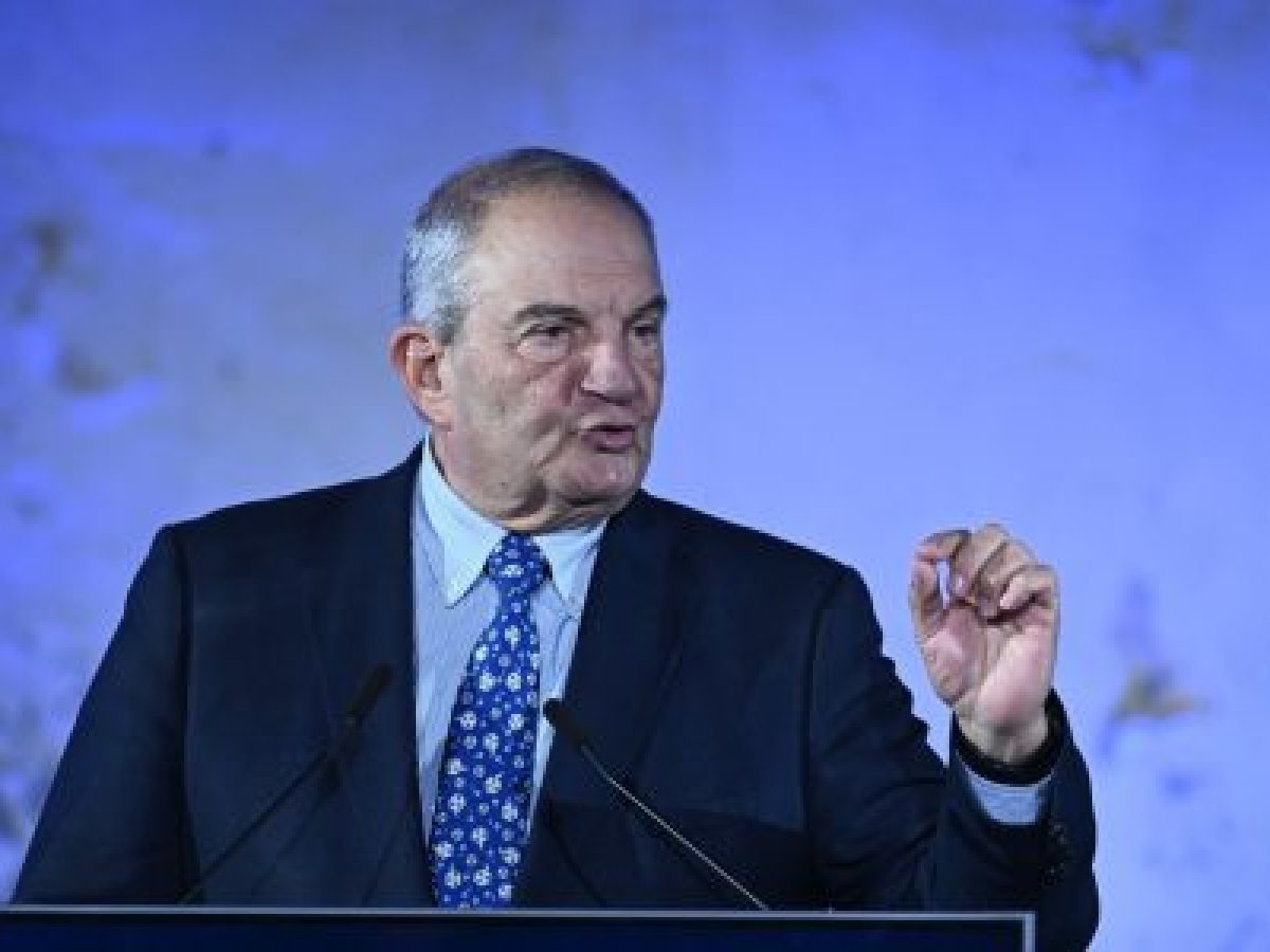 Κ. Καραμανλής: «Να σβήσει το δυνατό γρηγορότερα η φωτιά που απειλεί τη Μέση Ανατολή και τον κόσμο»