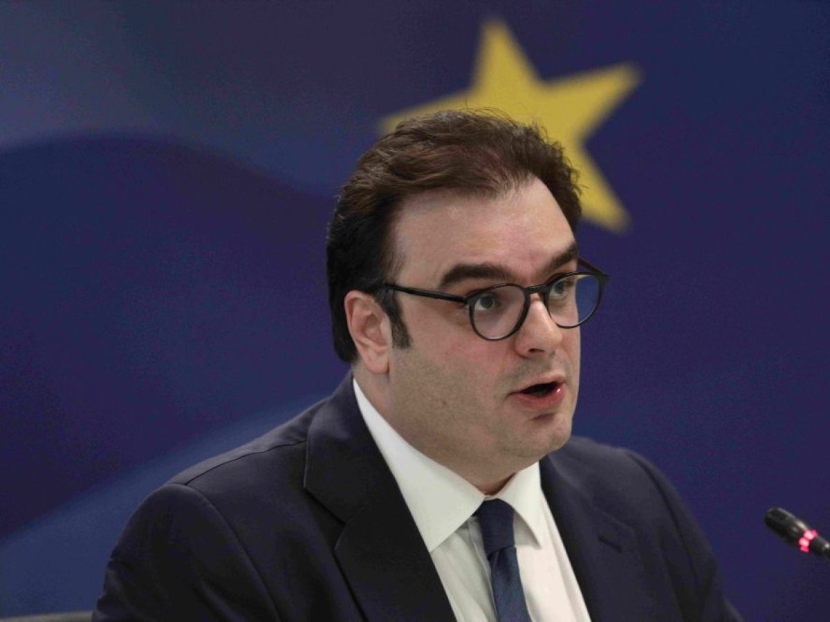 Κ. Πιερρακάκης για τα μέτρα κατά της ακρίβειας: Πώς ωφελούνται 3 στους 4 ιδιοκτήτες ΙΧ – Τι αναφέρει για αγρότες και ακτο