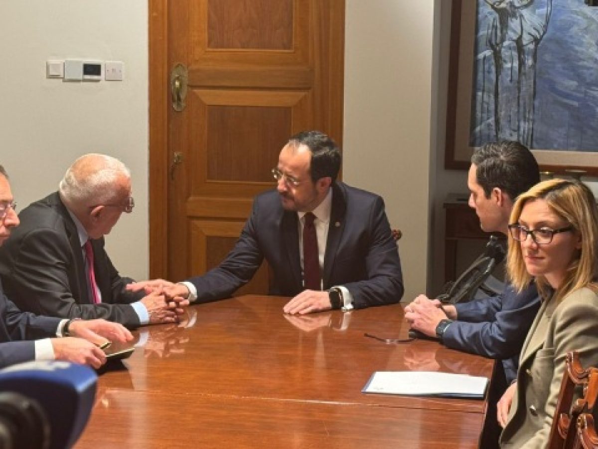 Κακλαμάνης σε Χριστοδουλίδη: Η ευρωπαϊκή ρήτρα αμοιβαίας συνδρομής για την Κύπρο να μην είναι συγκυριακή