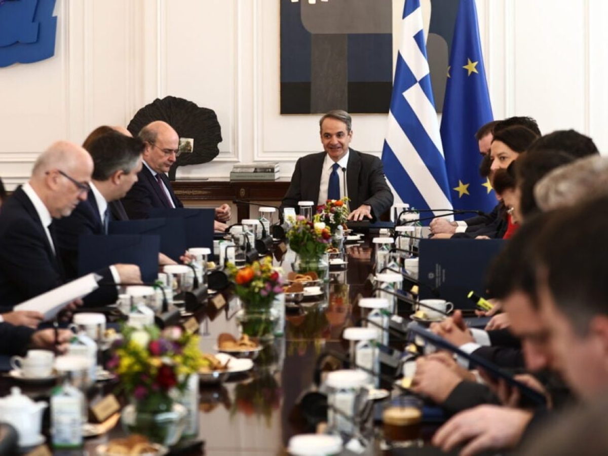 Κατώτατος μισθός: «Κλειδώνει» την Πέμπτη στο Υπουργικό η αύξηση του 2026