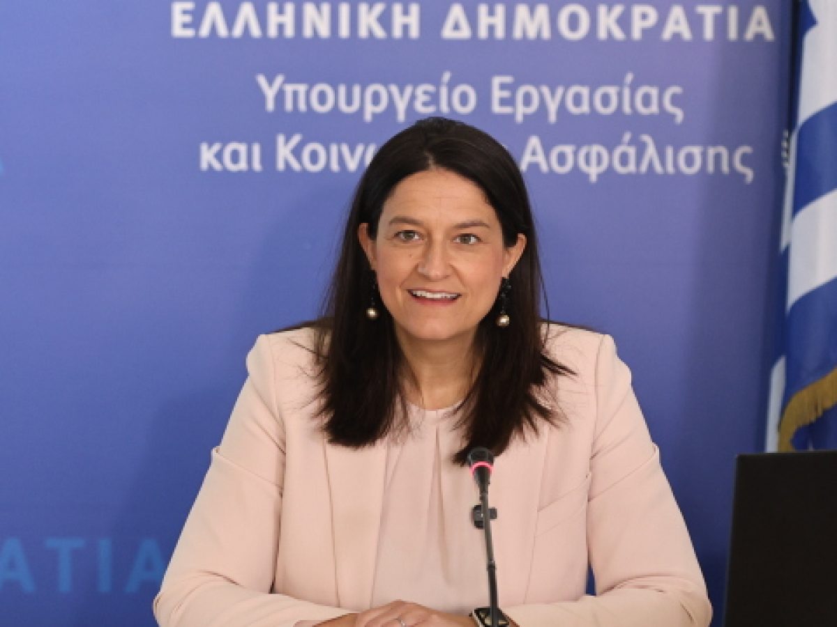 Κατώτατος μισθός: Στόχος τα 950 ευρώ το 2027, παραδείγματα για όλες τις ηλικιακές κατηγορίες – Επέκταση της ψηφιακής κάρτ