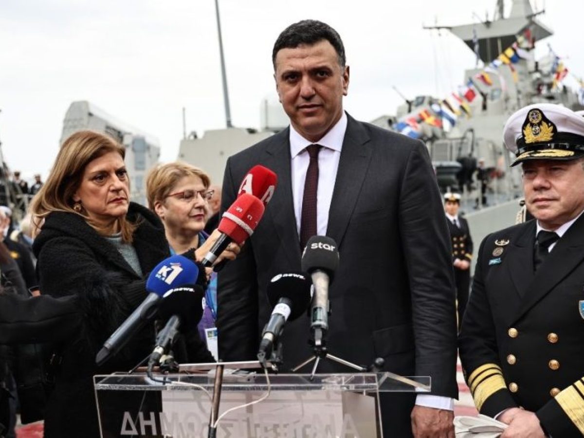 Κικίλιας για το ελληνικό πλοίο που χτυπήθηκε στη Μαύρη Θάλασσα: «Καλά στην υγεία τους οι ναυτικοί»